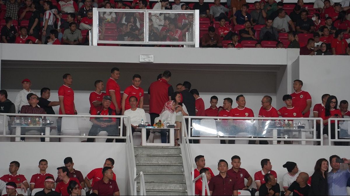 佐科威·甘东伊莉安娜夫人 观看 印尼国家队 vs 越南