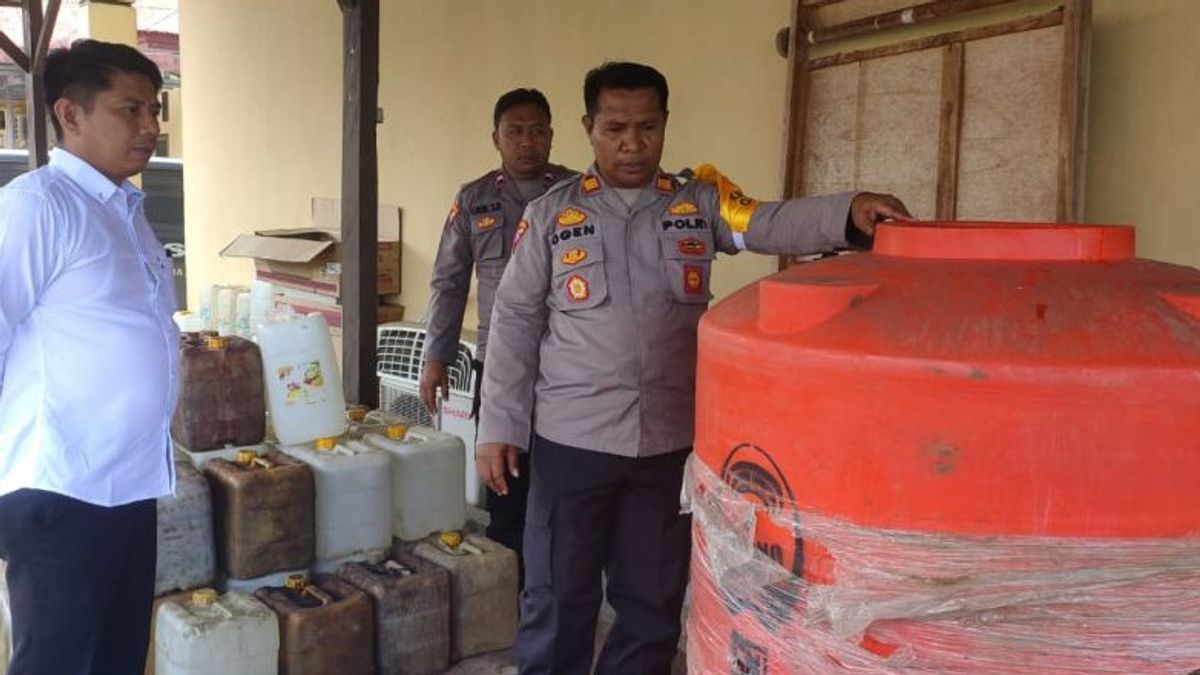 Police Confiscate One Ton Of Arak In West Muna, Southeast Sulawesi