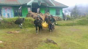 Joint Police Apparatus Of The Indonesian National Police Successfully Evacuated The Bodies Of Victims Of The OPM Shooting