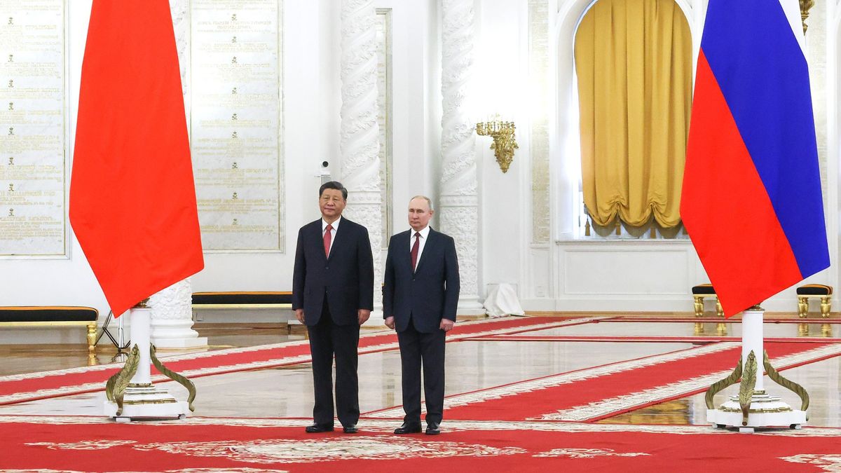 弗拉基米尔·普京在克里姆林宫接受习近平总统，称俄中合作发展和加强，造福人民