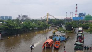 Aktivitas di Pelabuhan Tanjung Emas Semarang Belum Normal, Genangan Air Imbas Banjir Rob Masih 80 Cm