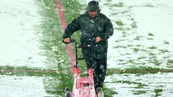 大雪覆盖了格维斯球场，亚特兰大VS比利亚雷亚尔的比赛被推迟