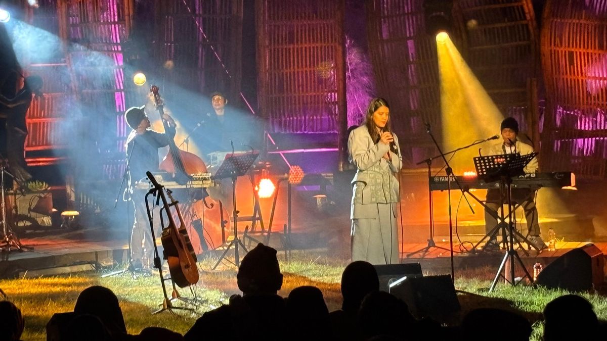 Jazz Festival Contains Pop Singer? This Is The Response Of Monita Tahalea
