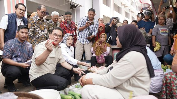 Tinjau Pasar Gedhe Klaten, Mendag Budi Pastikan Harga Stabil Jelang Nataru