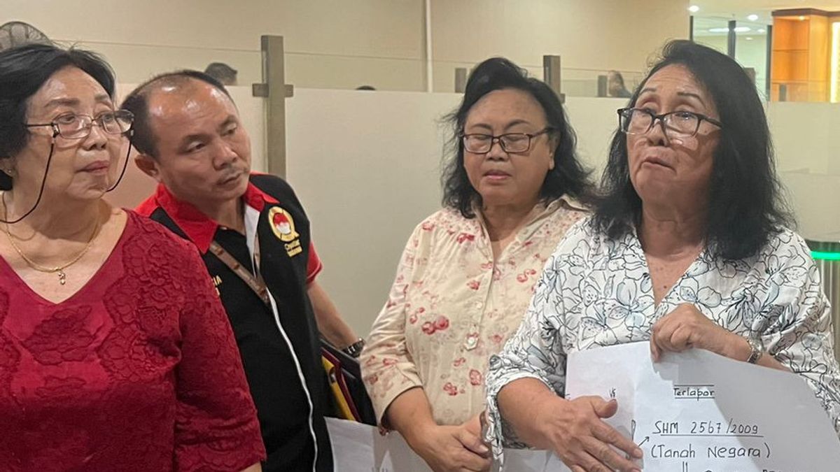 Datang dari Manado, Lansia Mantan Guru Besar IPB Tuntut Keadilan di Bareskrim Mabes Polri