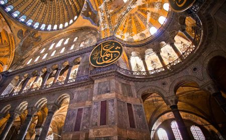 Dokter yang Tak Disebut Namanya Umumkan Kluster Baru COVID-19 dari Salat Jumat Perdana di Hagia Sophia