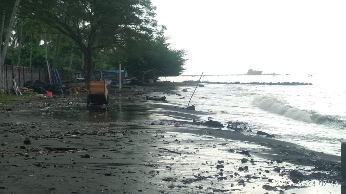 Rob Flood In Cacalan Banyuwangi Beach, BMKG Requests High Wave Alert