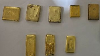 ジャンビ警察が違法採掘で2.3kgの金塊を輸送することを阻止