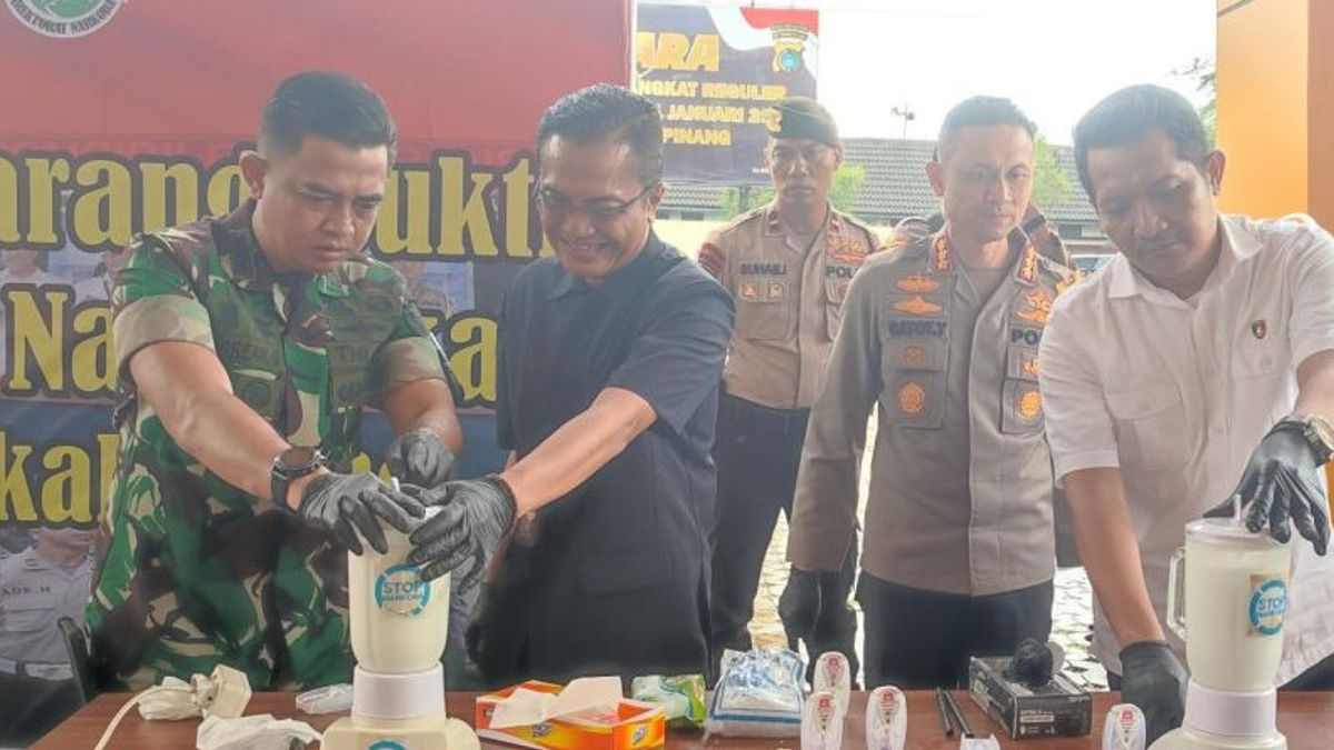 邦加槟警方销毁价值40亿印尼盾的冰毒