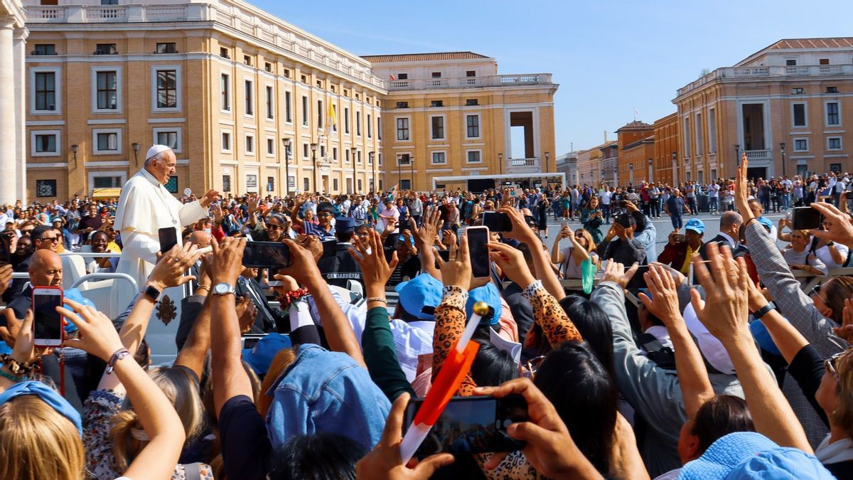 Pope Francis Condemns The Atrocities Of The Ukraine War At Easter Vigil: We All Pray For You And With You