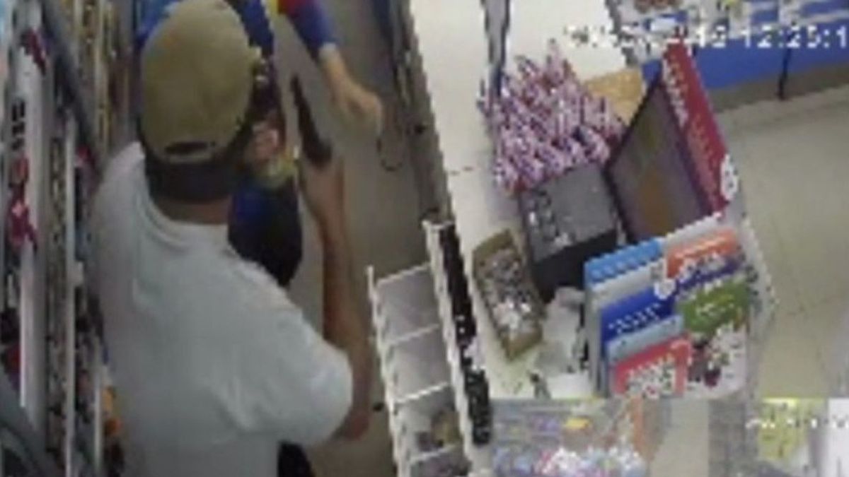 Identitas Dua Perampok yang Siram Pegawai Minimarket Pakai Bensin Sudah Diketahui, Polisi Lakukan Pengejaran