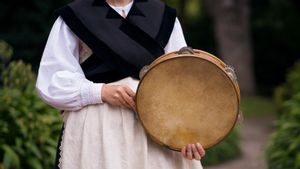 How To Play Tambourines: Blowing, Irama, And Precise Techniques