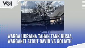 VIDEO: Warga Ukraina Tahan Tank Rusia, Warganet Sebut David vs Goliath