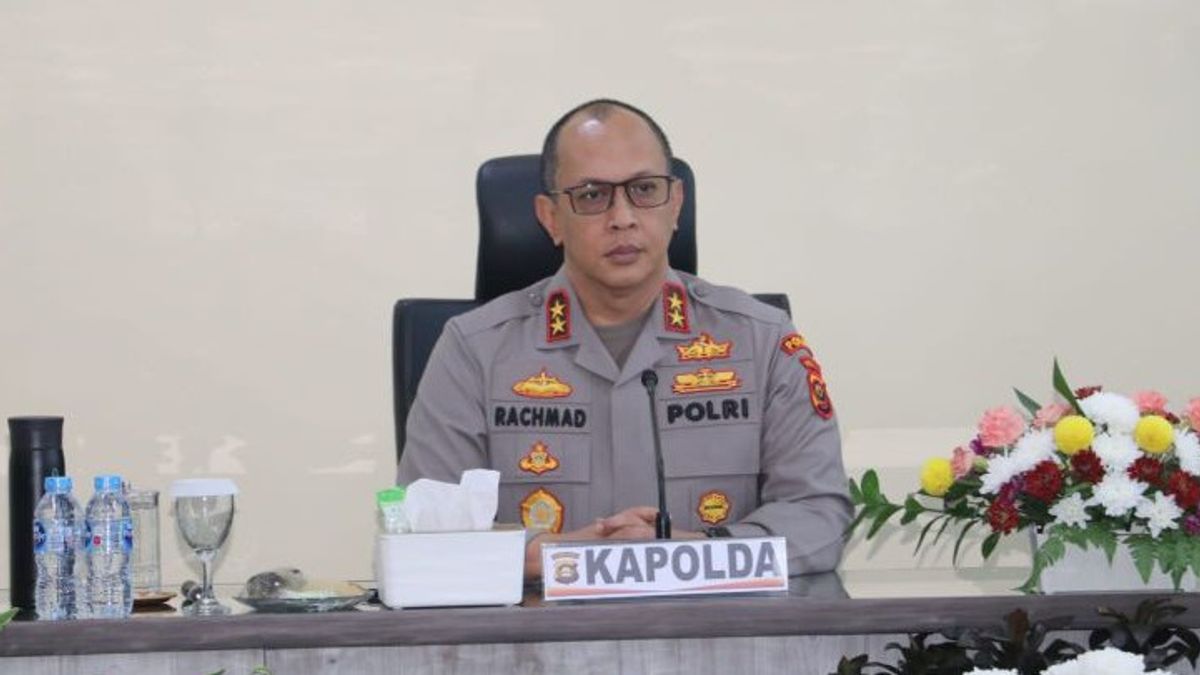 قائد شرطة سومطرة الجنوبية يطلب من موظفيه الكشف عن قضايا تعدين النفط غير القانونية