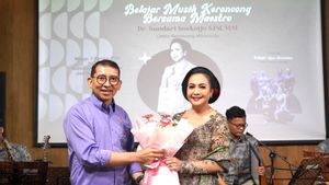 Lestarikan Keroncong bersama Sang Maestro, Menbud Fadli Zon Tinjau Residensi Sundari Soekotjo