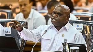 Janji Dampingi Korban, Menteri HAM Siap Cek dan Jenguk Aktivis yang Diserang
