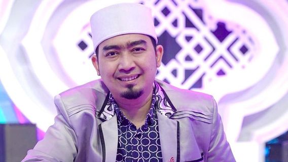 Bangkut karena Pandemi COVID-19, Ustaz Solmed Pantang Minta Uang April Jasmine