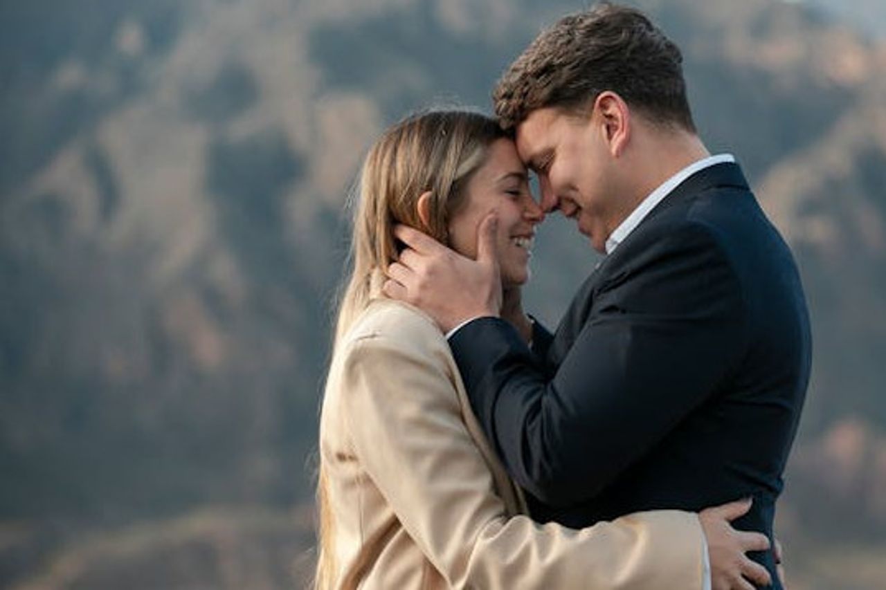 Experiencing Emotional Distance With Your Partner, Face With The Following 4 Steps
