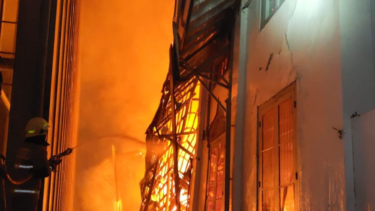 全国博物馆燃烧,8辆消防车被拆除