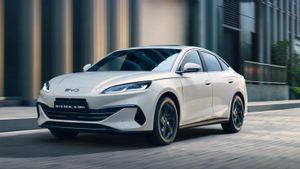 BYD Seal 6 Tantang Toyota Camry Hybrid di Australia dengan Opsi Sedan dan Wagon PHEV