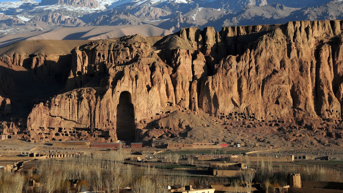 Artifacts From The Bamiyan Buddhist Site Destroyed By The Taliban, Stolen From Storage During Last Year's Afghanistan Chaos