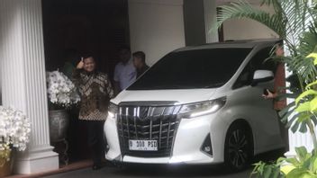 Prabowo Beri Tanda Jempol saat Ditanya soal Kunjungan Surya Paloh ke Kertanegara