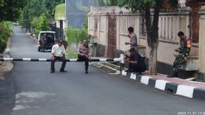 Buntut Demo Kenaikan UMP DKI 2024, Aparat Gabungan TNI-Polri Jaga Ketat Rumah Pribadi PJ Gubernur Heru