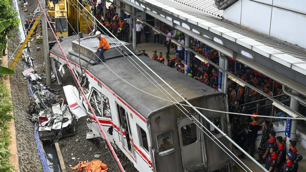 تم إلغاء عدد من رحلات السكك الحديدية من وإلى Daop 6 بسبب الإخلاء في محطة بكسي شرق