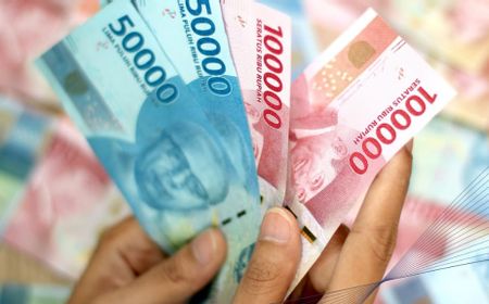 Rupiah Selasa Ditutup Jeblok 30 Poin ke Rp13.669 per Dolar AS