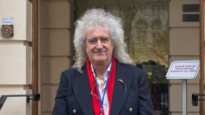 Brian May Pastikan Queen Tidak akan Tampil di Panggung Glastonbury