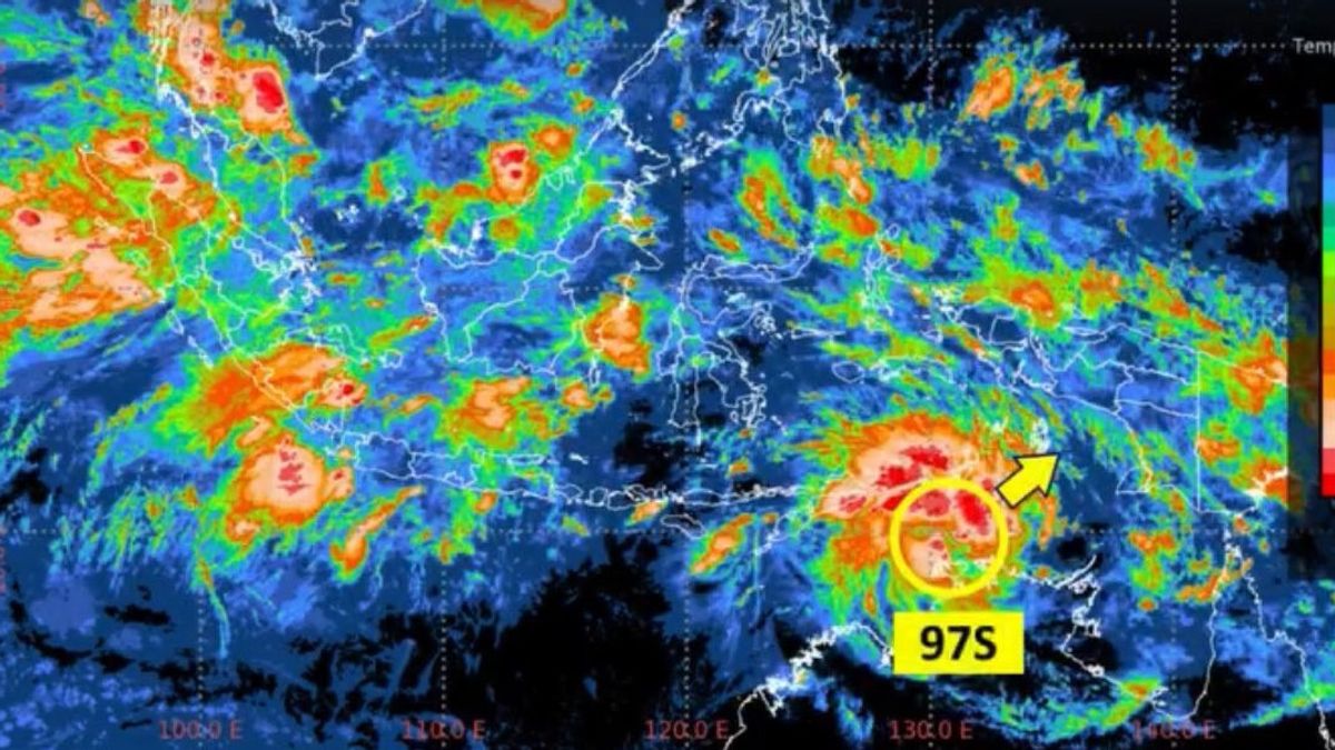 Cyclonic Circulation Strengthens Convergence,  BMKG: Heavy Rain Intensifies in Indonesia