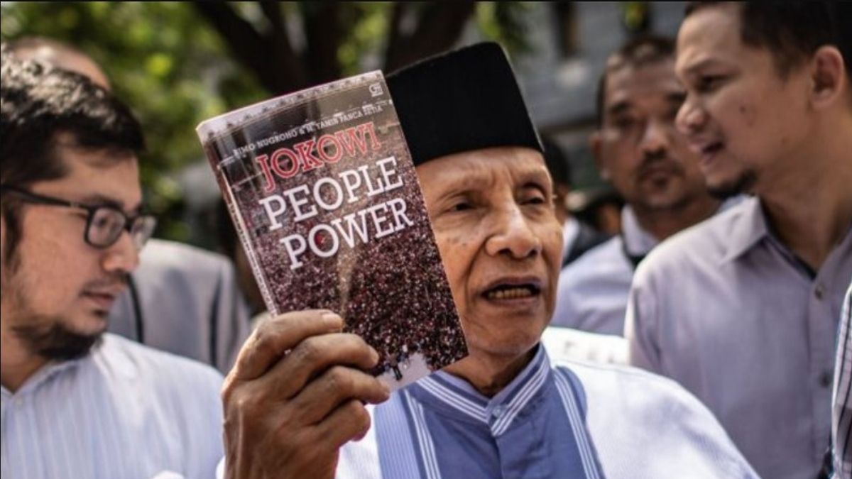 Amien Rais' Suspicion Over The 3-Period Presidential Position Scenario Reminds Us Of Jokowi's People Power Book, Following Is The Summary