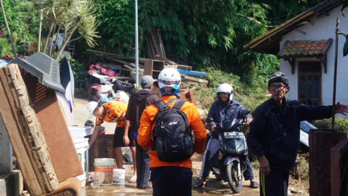 摄政政府准备支付高达100万印尼盾的现金社会援助，验证加鲁特受山洪暴发影响的房屋