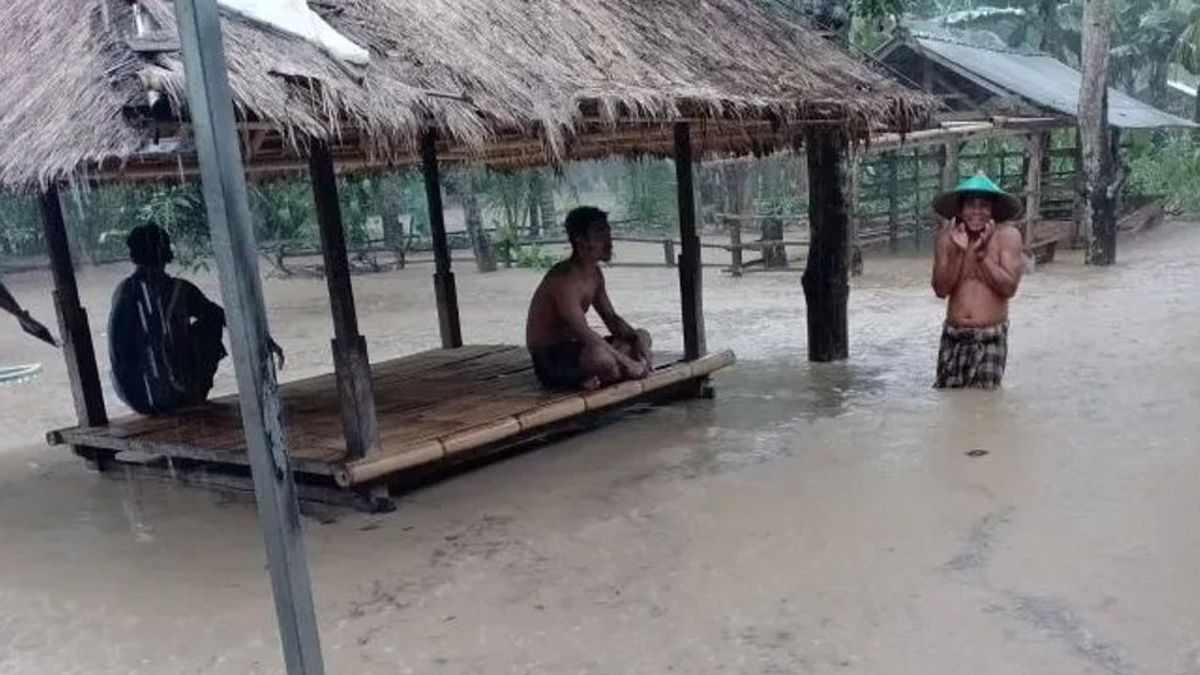 洪水の影響、ロンボク島中部の住民はきれいな水に苦労しています