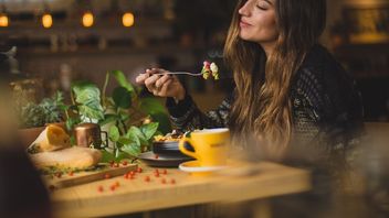 经常在午夜饿吗？知道最后一个晚餐的极限这对健康有好处