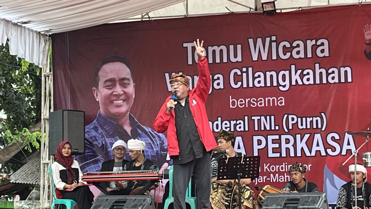 Baliho Ganjar-Mahfud disparu après 2 heures d’installation à Banten, Rano Karno: C’est extraordinaire comment ça fonctionne