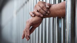 جاكرتا - سرقة اثنين من الجبناء من سيارة بوكس في الوصول إلى ماروندا سيلينسينج