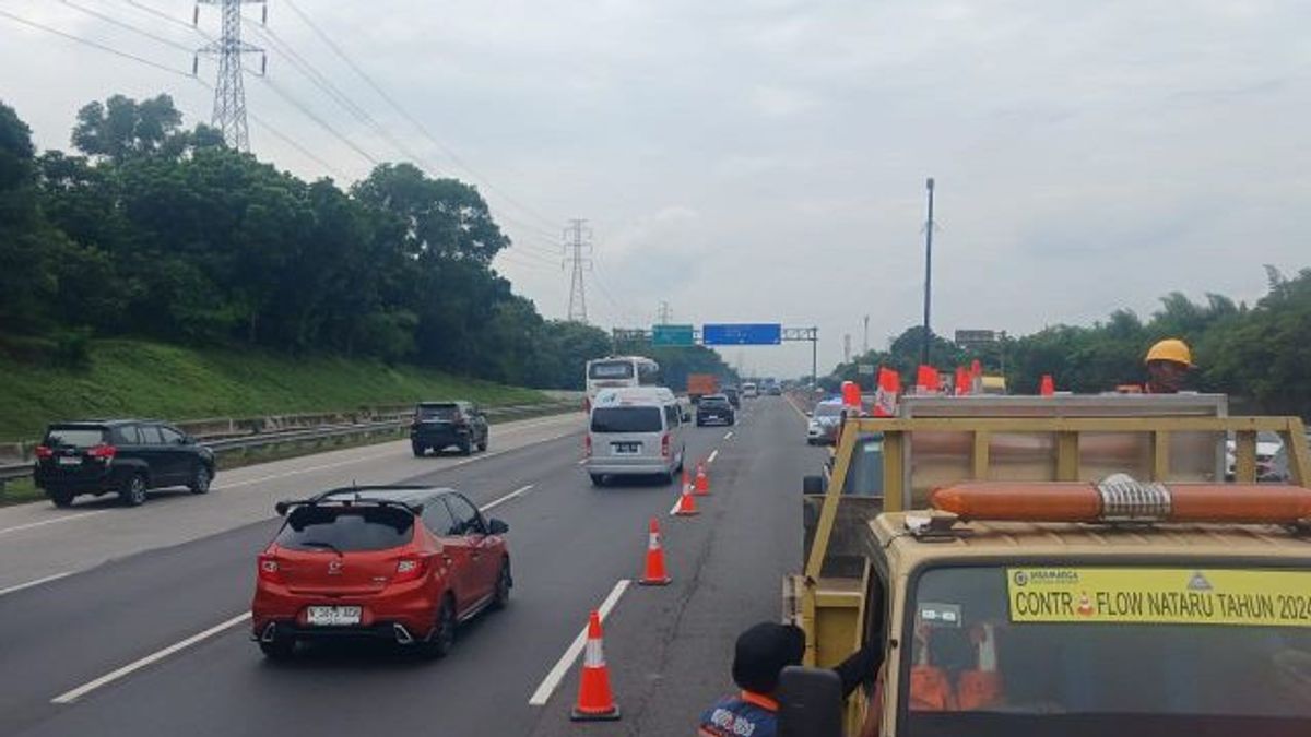 Contraflow Tol Jakarta-Cikampek Dicabut Setelah Arus Normal Kembali