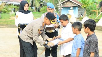 Viral Aksi Heroik 3 <i>Bocil</i> Gagalkan Pencurian Ponsel di Banjarmasin, Langsung Diganjar Penghargaan Oleh Polisi