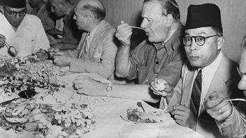 President Soekarno And His Passion For Cassava Leaf Vegetables