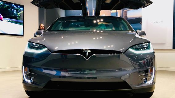 Tesla Electric Car Manufacturer Makes Sure Data From China Doesn't Come Out