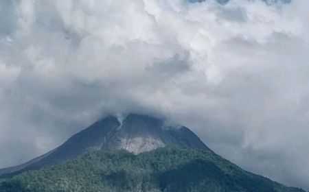 Geologi ESDM Sebut Sebaran Awan Panas Gunung Lewotobi Masih Bahayakan Penerbangan di NTT