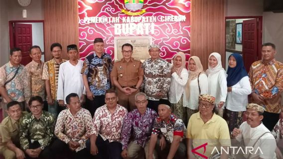 Pemkab Cirebon Raih Sertifikat Indikasi Geografis untuk Batik Merawit