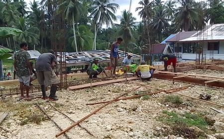 Koramil 1708-05/Numfor Turut Bangun Gereja di Kampung Namber Papua