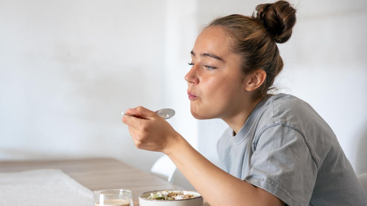 インフルエンザや風邪から回復するのに役立つ7つの食べ物