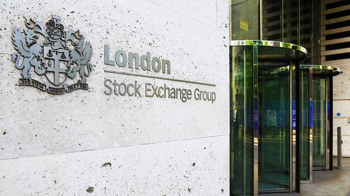 London's FTSE 100 Index Collapses On Gloomy Chinese Exports