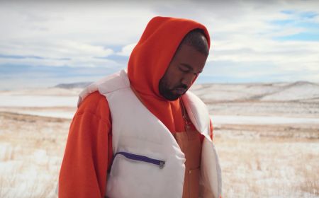 Kanye West Tunda Rilis Album Donda