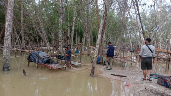 Polres Bangka Barat Tertibkan Kegiatan Penambangan Timah Liar Belolaut, Terjadi Aksi Kejar-kejaran dengan Penambang