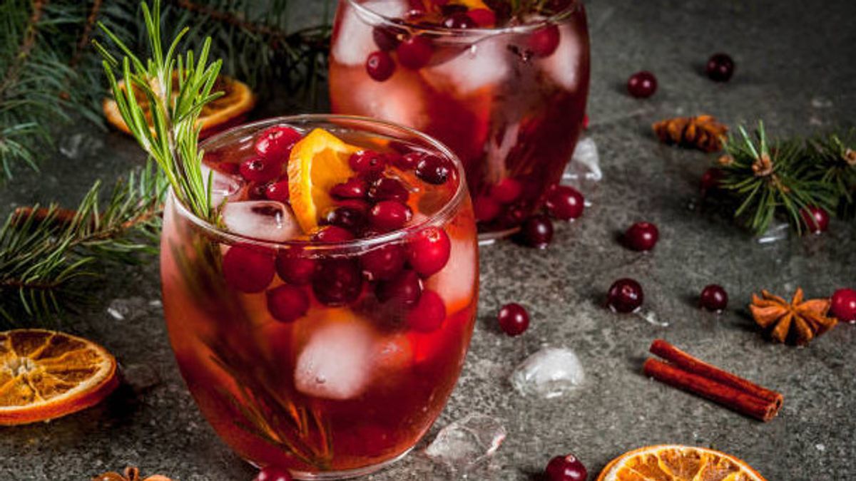 9 Christmas Punch Recipes That Make Christmas Parties More Alive