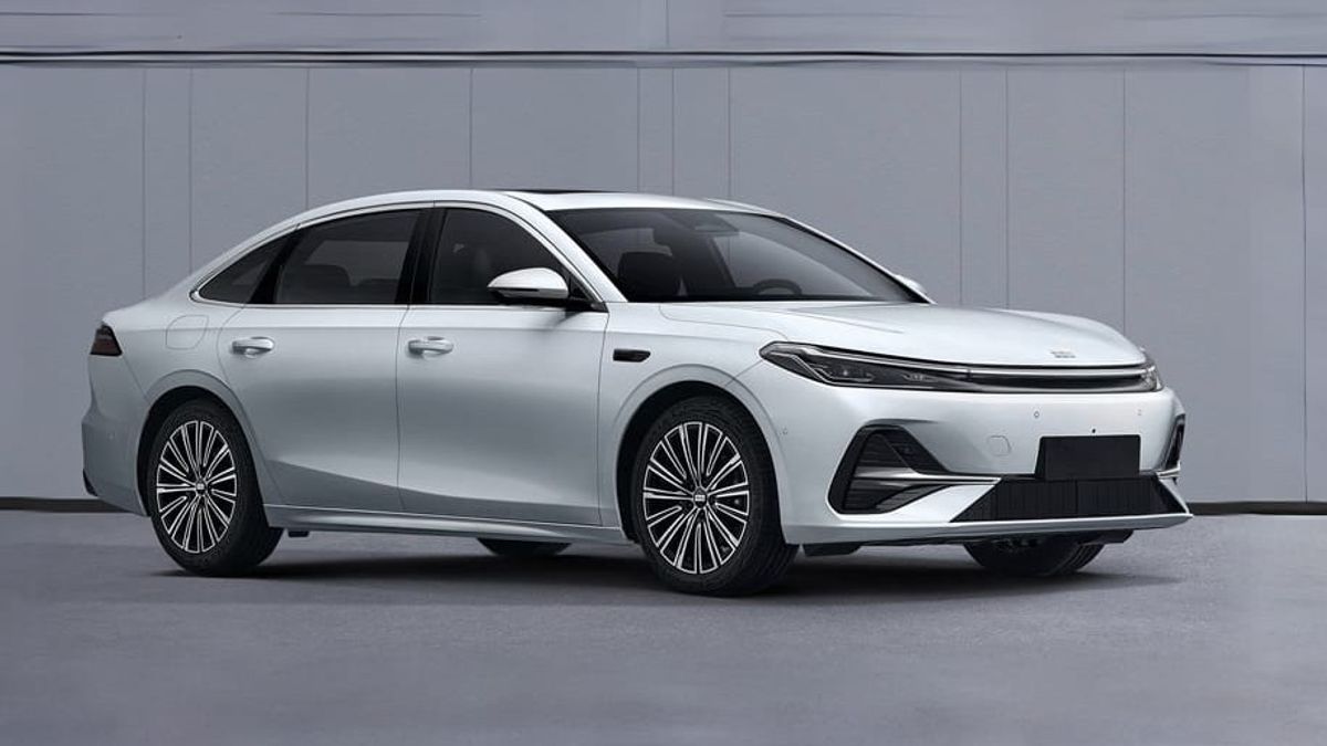 Bakal Meluncur Tahun Ini, Inilah Sedan PHEV Geely Galaxy A7 dengan Jarak Tempuh 2.100 Km